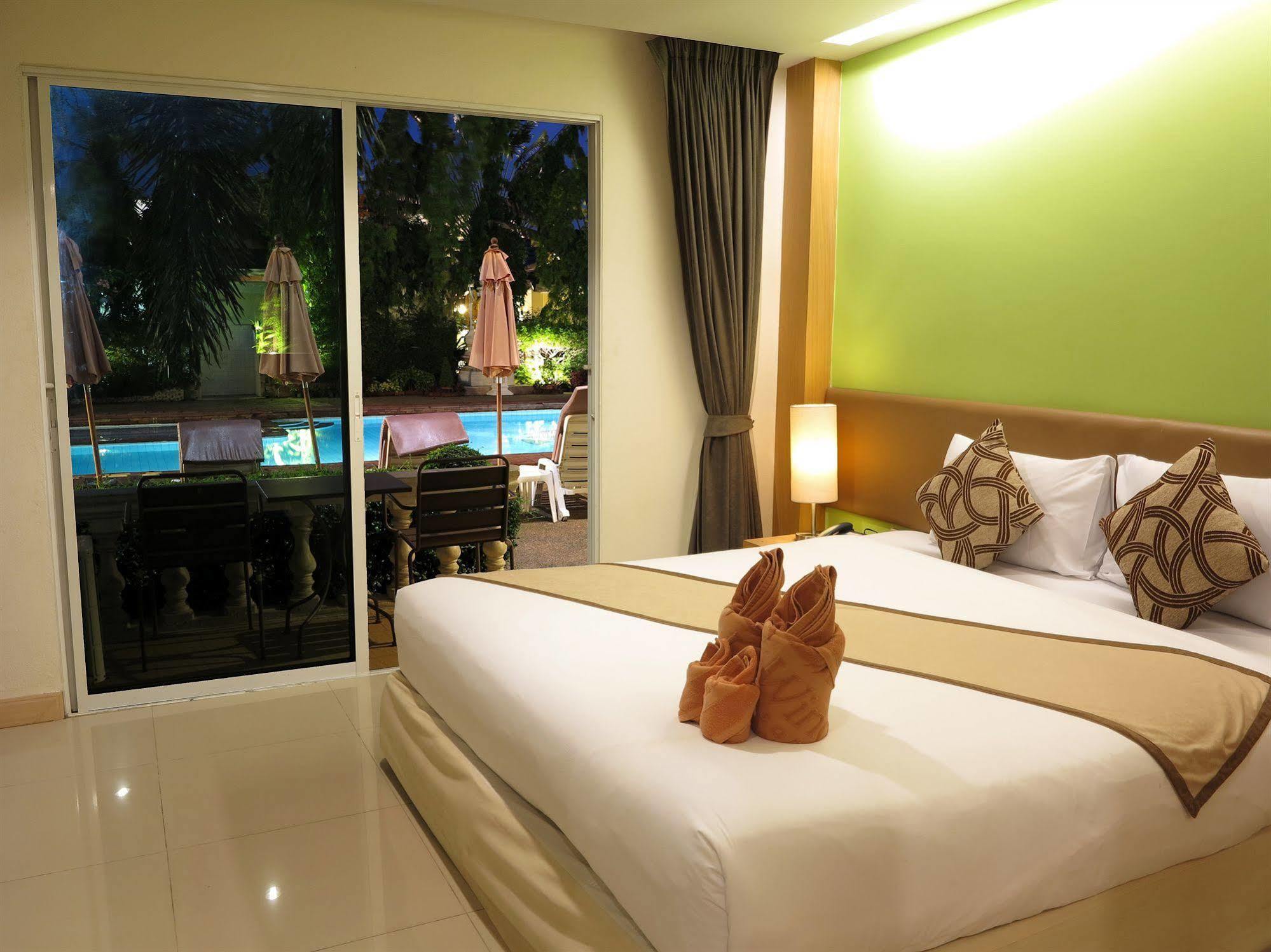 Windmill Resort Hotel Pattaya Exterior foto
