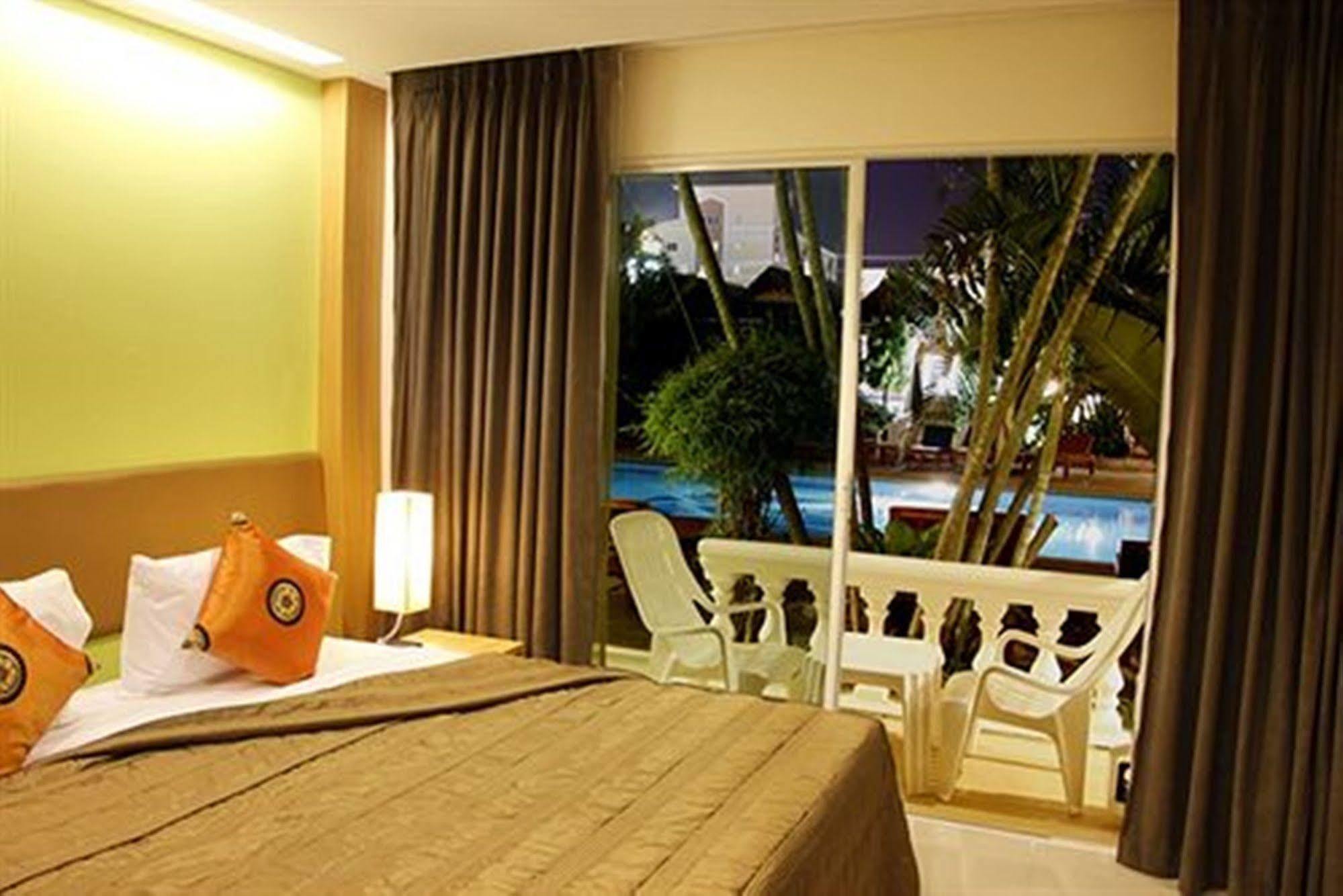 Windmill Resort Hotel Pattaya Exterior foto